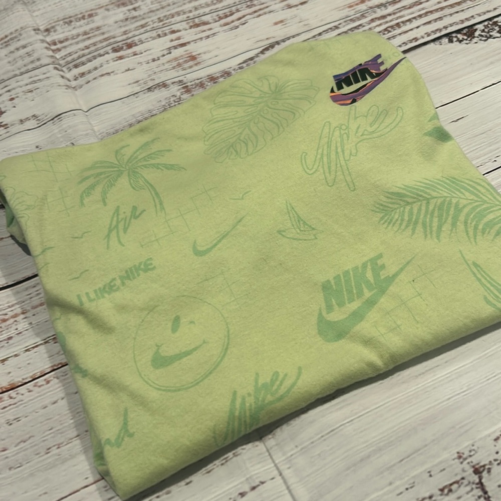 Nike SWOOSH ISLAND- Large-(fits like medium)decent shape super comfortable
